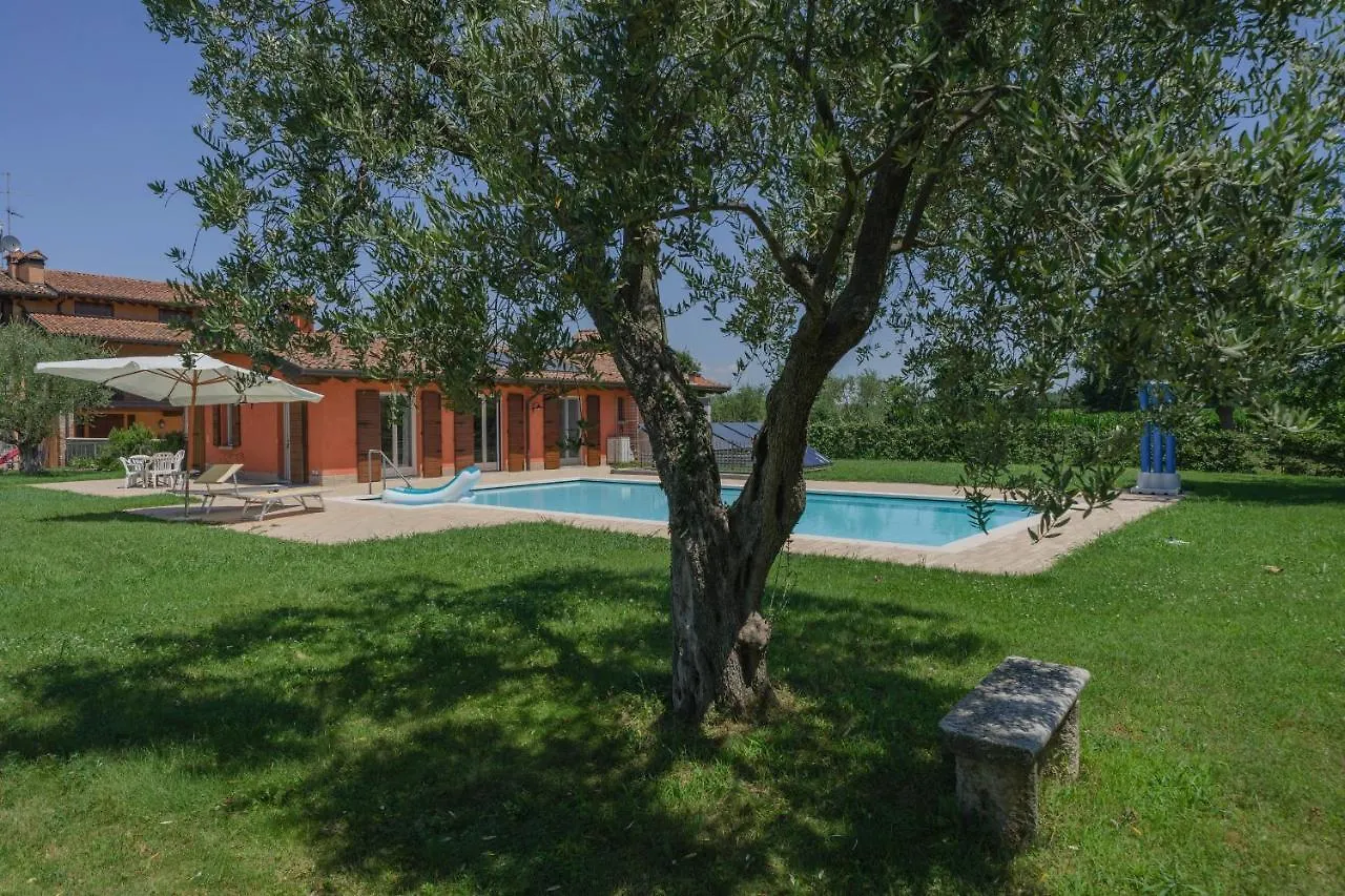 La Casina Apartment - Con Giardino E Piscina contacts